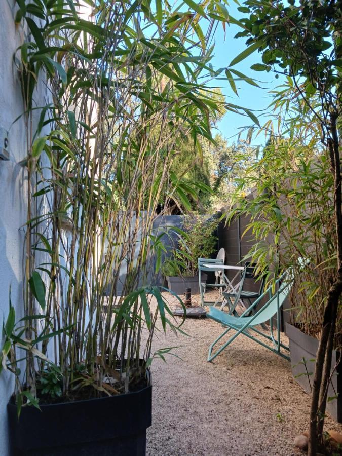 Studio Charmant Et Calme Villeneuve Les Avignon Entree Et Cour Independantes Climatisation Piscine Parking Exterior foto